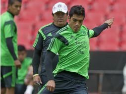 Raúl Jiménez es de la entera confianza del entrenador nacional. AFP /