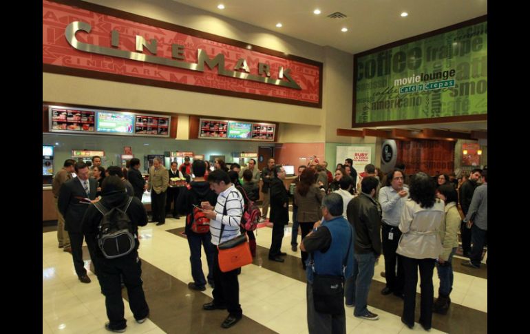 Las 290 salas de Cinemark se integrarán paulatinamente a Cinemex. ARCHIVO /