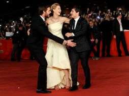 Jennifer Lawrence, Liam Hemsworth y Josh Hutcherson, desfilaron en la alfombra roja ARCHIVO /