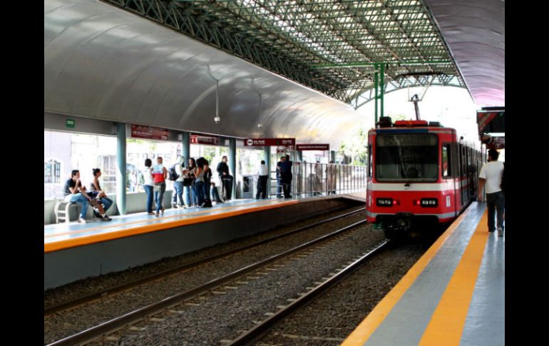 Resaltan los beneficios para Jalisco con el incremento de recursos y la construcción de la Línea 3 del Tren Ligero. ARCHIVO /