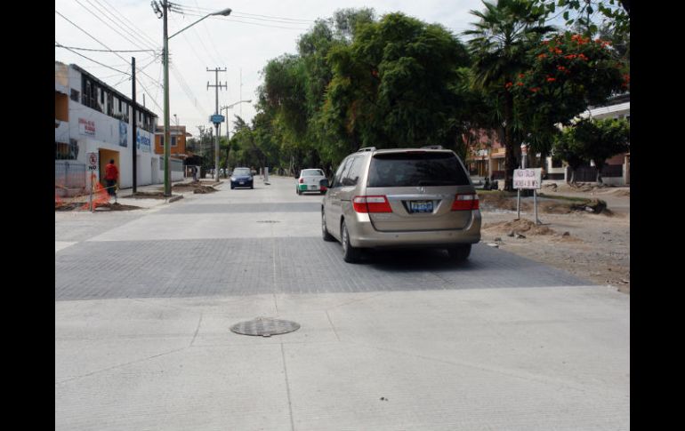 Seis de cada 10 cuadras de la avenida están pavimentadas. ESPECIAL /