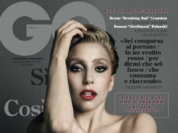 Gaga posa sin ropa de la cintura para arriba, con maquillaje poco cargado en sus ojos y sensual color rojo en sus labios. ESPECIAL /