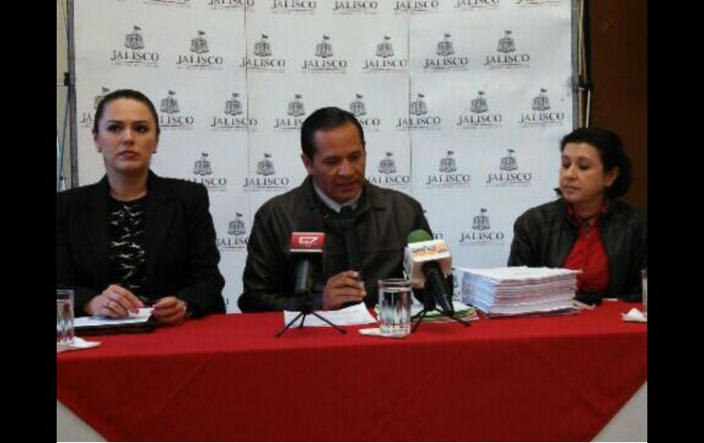 Almaguer dio a conocer el asunto en conferencia de prensa  /