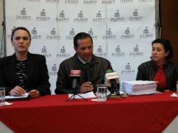 Almaguer fue cuestionado en rueda de prensa  /