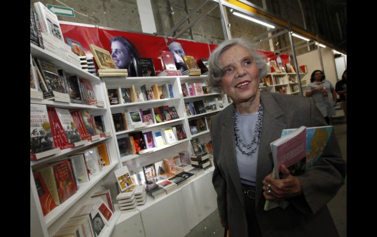 El libro de Elena Poniatowska es una suerte de continuación de ''La piel del cielo'', según la escritora. ARCHIVO /