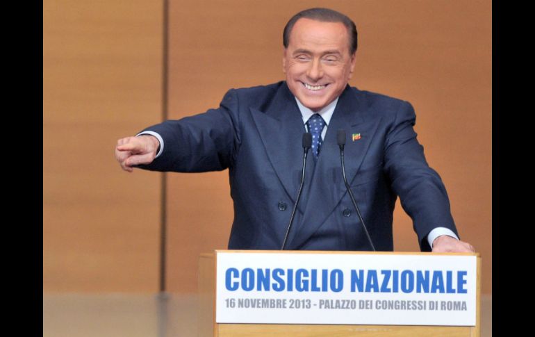 Silvio Berlusconi habla sobre el retorno a los origenes del partido donde comenzó su carrera política en 1994. EFE /