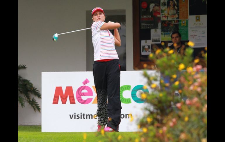 Lexi Thompson se apoderó del liderato con una corta ventaja de un golpe.  /