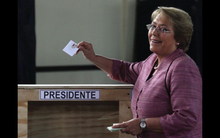 La ex presidenta Michelle Bachelet es la favorita absoluta. AP /