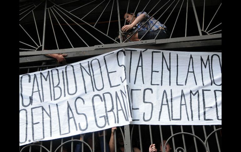 Los estudiantes señalaron que en 2006, Bachelet no cumplió sus promesas. EFE /