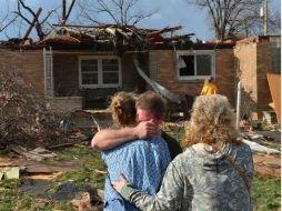 El tornado que azotó Illinois dejó devastación. AP /