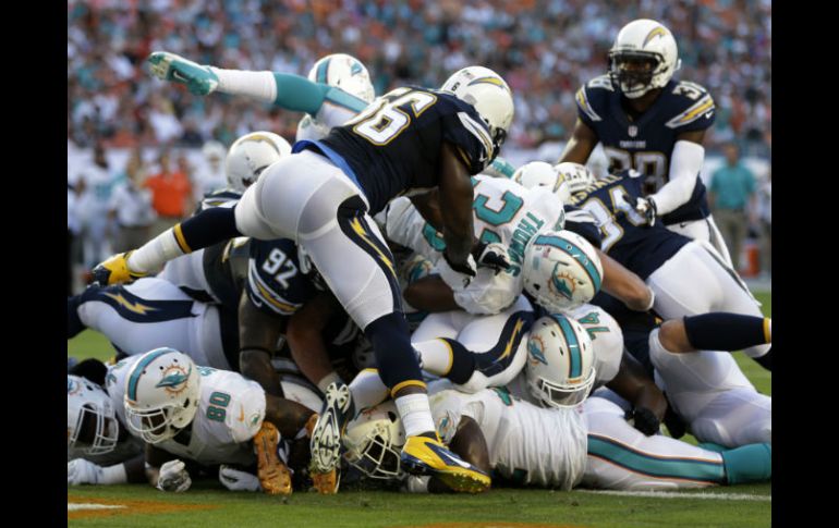 Los Delfines de Miami lograron la victoria luego de impedir que San Diego anotara un touchdown. AP /