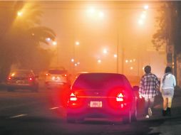 Desde el viernes fue depositándose la neblina sobre la ciudad; en algunos lugares la visibilidad se redujo a un par de cuadras.  /