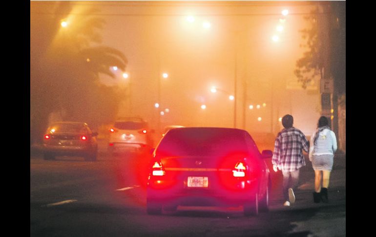 Desde el viernes fue depositándose la neblina sobre la ciudad; en algunos lugares la visibilidad se redujo a un par de cuadras.  /