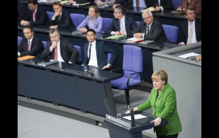 La canciller alemana, Angela Merkel durante una sesión celebrada ante el pleno del Bundestag en Alemania. EFE /