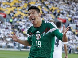 El 'Hermoso' Peralta se ha convertido en pieza clave del equipo mexicano al demostrar su habilidad en el área rival. AP /