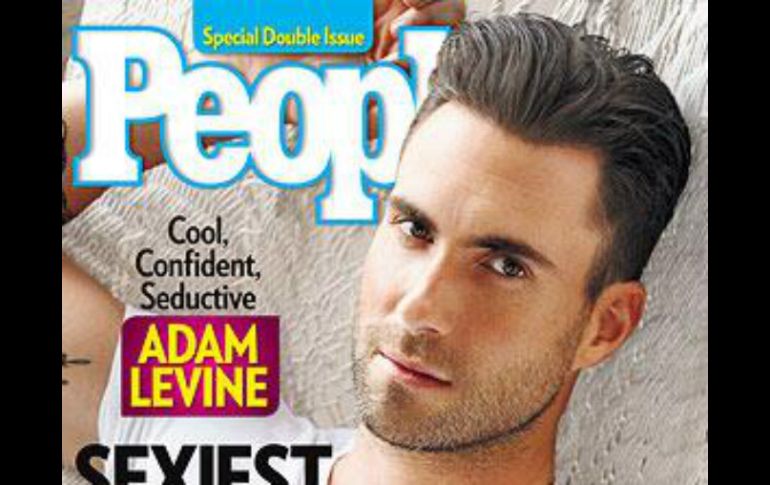 Adam Levine, el hombre vivo más sexy de este año, según la revista People. Foto: @peoplemag. ESPECIAL /