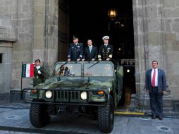 El Presidente Peña Nieto, a la salida del Palacio Nacional para conmemorar el 103 Aniversario de la Revolución Mexicana. ESPECIAL /