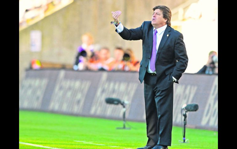 El técnico del Tri y el América, Miguel Herrera, desea dirigir a México en Brasil 2014 y el ciclo a Rusia 2018. MEXSPORT /