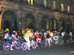 El MAZ ofrecerá una visita guida a los paseantes del recorrido ciclista nocturno de los viernes. ESPECIAL /