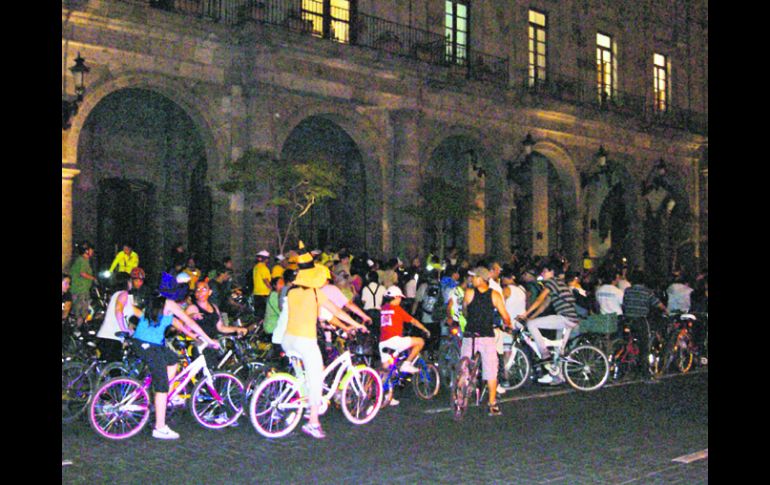 El MAZ ofrecerá una visita guida a los paseantes del recorrido ciclista nocturno de los viernes. ESPECIAL /