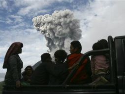 El incremento de la actividad de Sinabung comenzó el 17 de noviembre. ESPECIAL /