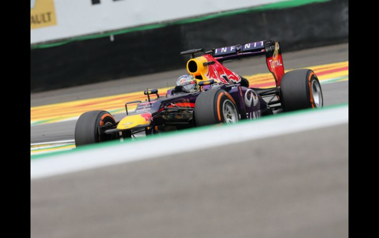 El piloto alemán Sebastian Vettel, de la escudería Red Bull en el circuito de Interlagos, Sao Paulo. EFE /