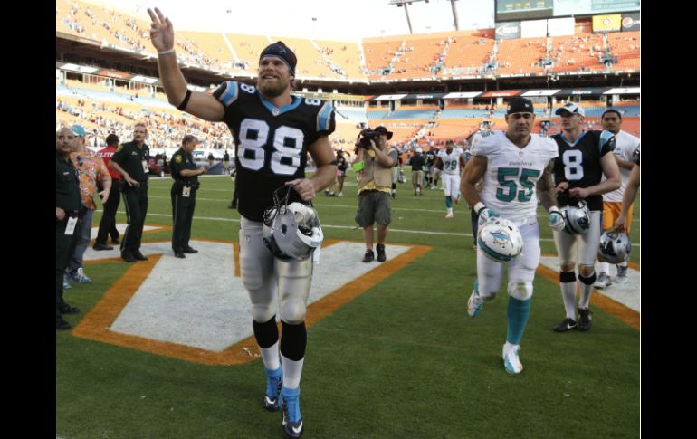 Greg Olsen (88) fue el receptor de la anotación que le dio la victoria a las Panteras de Carolina. AP /