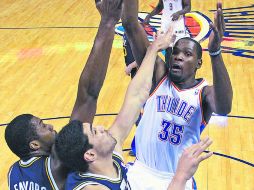 Kevin Durant es el alma del Thunder de Oklahoma, que sumó su cuarta victoria en fila. AP /