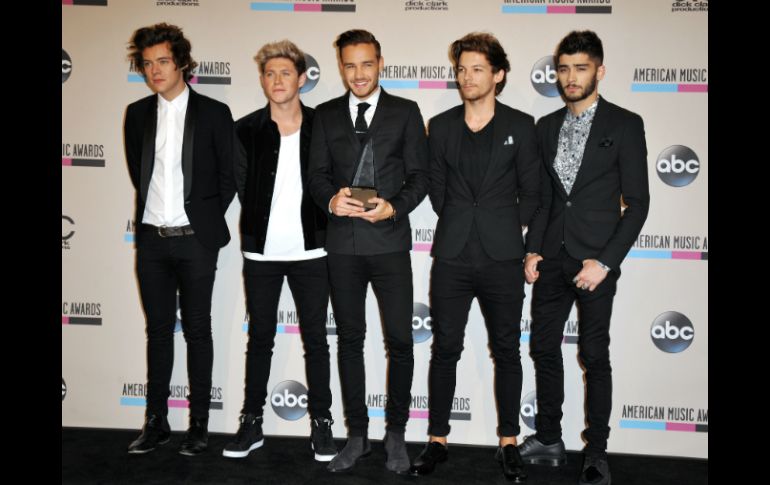 La banda de pop One Direction, durante los Premios American Music Awards. AP /