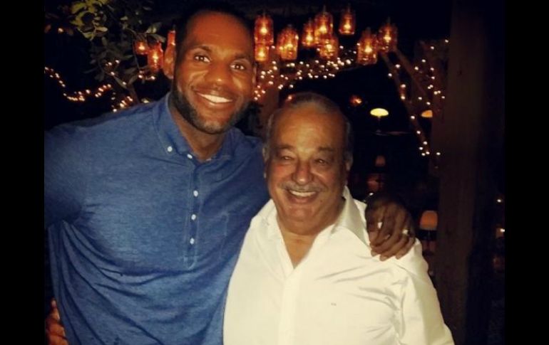 Gran cena al lado de Carlos Slim, comenta el cuatro veces reconocido como Jugador Más Valioso de la NBA. FOTO: @KingJames  /