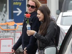 Apenas llegaron a la capital francesa, Macaulay buscó una rosa roja para regalarla a su acompañante. ESPECIAL /