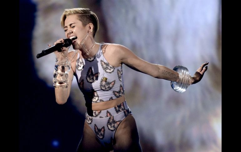 Miley Cyrus lleva más de 28 por ciento de los votos. AFP /