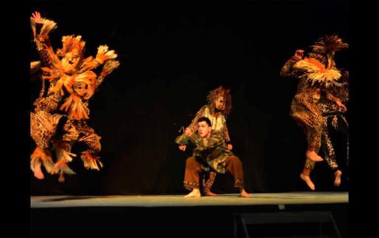 El guardián del bosque narra la historia de la relación entre el hombre y la naturaleza acompañada de danza y percusiones.  /