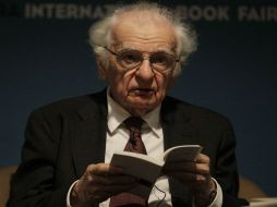 Yves Bonnefoy, ganador del Premio FIL 2013, fue la figura de la jornada inaugural.  /