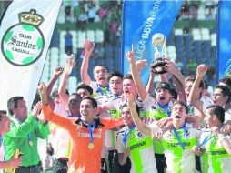 El empate favorecía al León, pero un gol en propia meta acabó con sus sueños y aupó a los de la Laguna al campeonato. MEXSPORT /