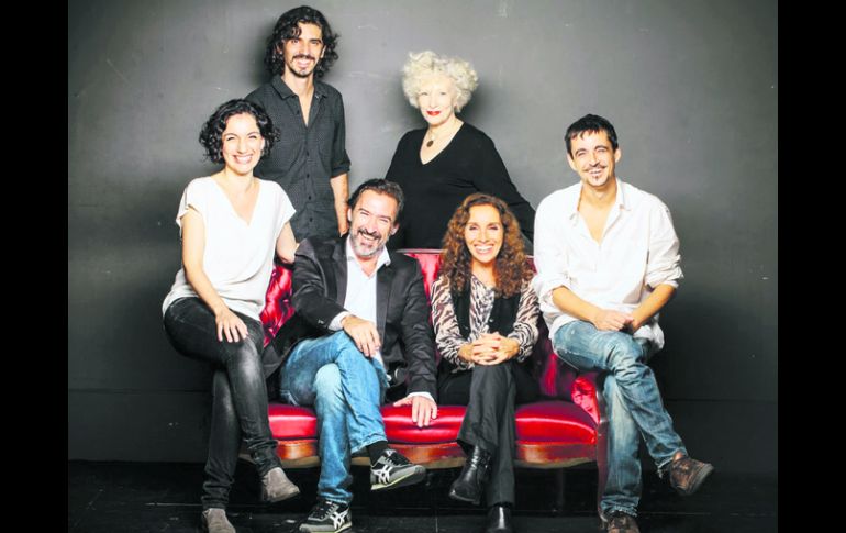 El elenco de la obra teatral ''Kathie y el hipopótamo'', escrita por Mario Vargas Llosa. ESPECIAL /