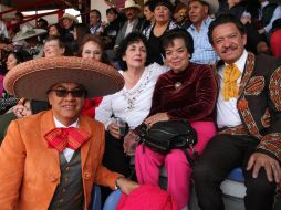 Diana Negrete (tinto), nieta del 'Charro Cantor' fue partícipe del homenaje. NTX /