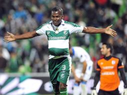 Carlos Quintero de Santos celebra tras anotar un gol ante Querétaro. EFE /