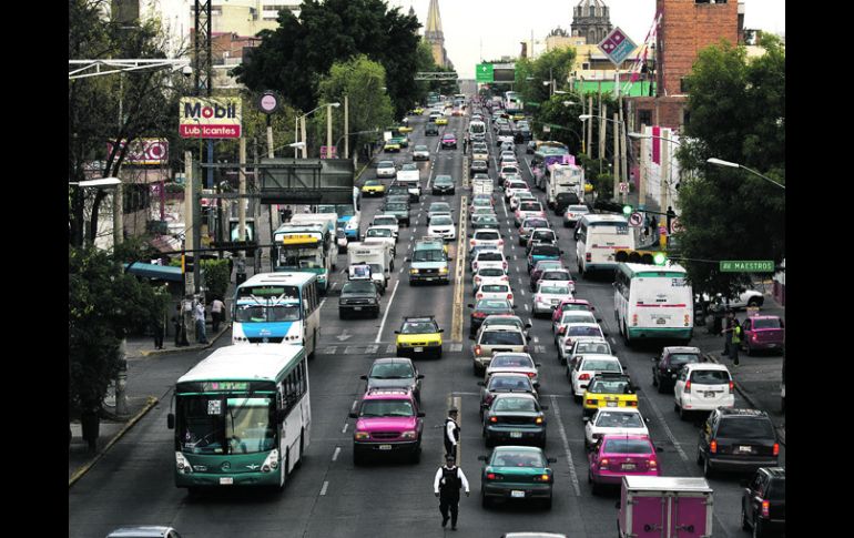 El municipio de Guadalajara tiene registrado el mayor parque vehicular, según el registro por localidades del Inegi.  /