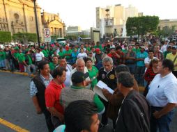 Aseguran que ya se entabló diálogo con los comerciantes que se manifestaron a las afueras del Palacio Municipal.  /