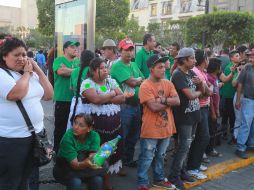 Los vendedores impidieron la entrada al edificio del Ayuntamiento durante cerca de dos horas.  /