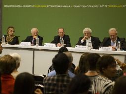 Integrantes de la Academia Mexicana de la Lengua y José Manuel Blecua, director de la RAE presentan una ponencia sobre el español.  /