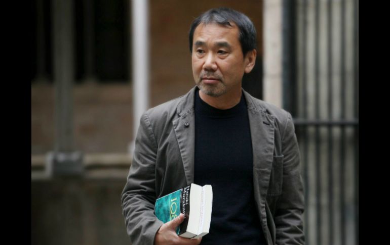 El nuevo libro de Murakami llegó a las librerías precedido de mucha expectación. ARCHIVO /