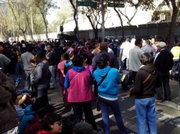 Integrantes de la CNTE se manifiestan frente al Senado de la República. SUN /