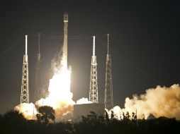 El lanzamiento fue el primero de un satélite privado desde la estación aérea de Cabo Cañaveral en más de cinco años, según la compañía. AP /