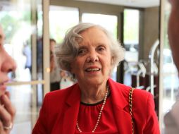 Elena Poniatowska es una de las autoras que convive con sus seguidores en el encuentro.  /