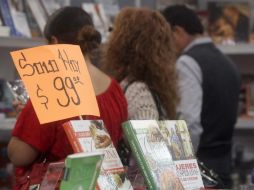 Libros para todos los gustos y bolsillos; la cita es de nueve a 11 de la noche.  /