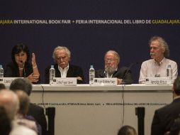 De izquierda a derecha. Laura Restrepo, Carlos Payán, Hugo Gutiérrez Vega y Arnoldo Kraus.  /