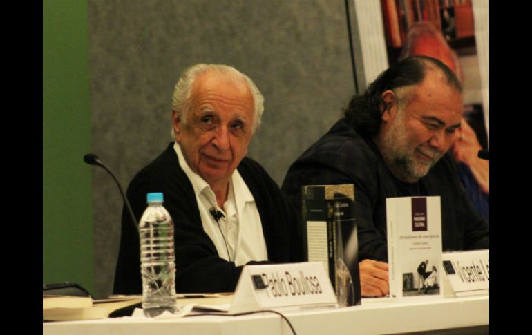 Vicente Leñero durante la presentación de sus obras: 'Celebrando periodismo de emergencia', 'La vida que se va' y 'Gente así'.  /