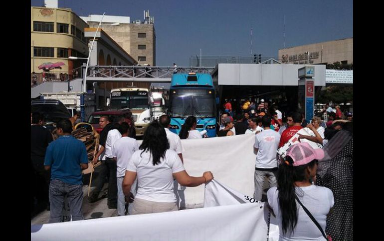 Así luce la Calzada Independencia con el cierre que han hecho comerciantes de la zona Centro de la ciudad.  /